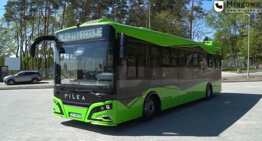 Autobusy, które trafią do Mrągowa będą krótsze niż ten na zdjęciu. Fot. screen/Facebook/MMLA