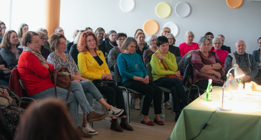 Teatr przy Stoliku cieszy się w Mrągowie sporym zainteresowaniem. Fot. archiwum biblioteki