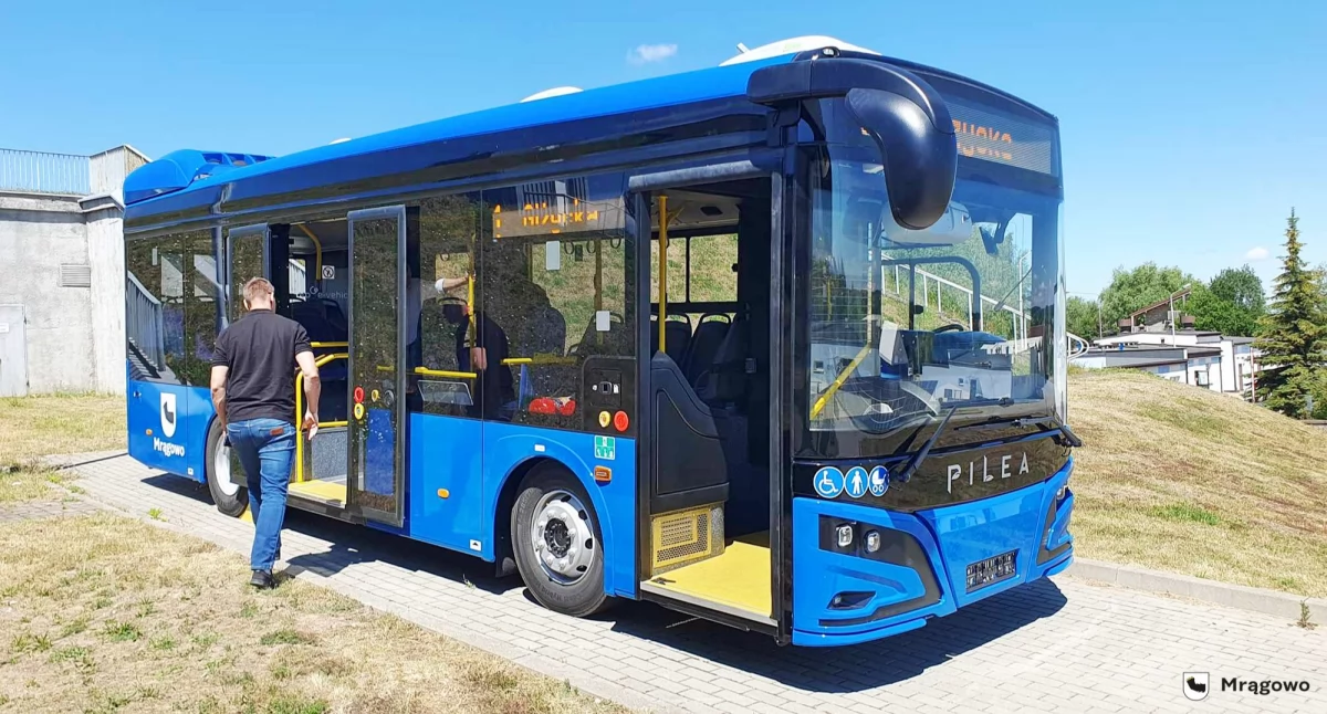Na zdjęciu jeden z dwóch elektrycznych autobusów, które będą kursować w Mrągowie. Fot. Paweł Krasowski / UM w Mrągowie