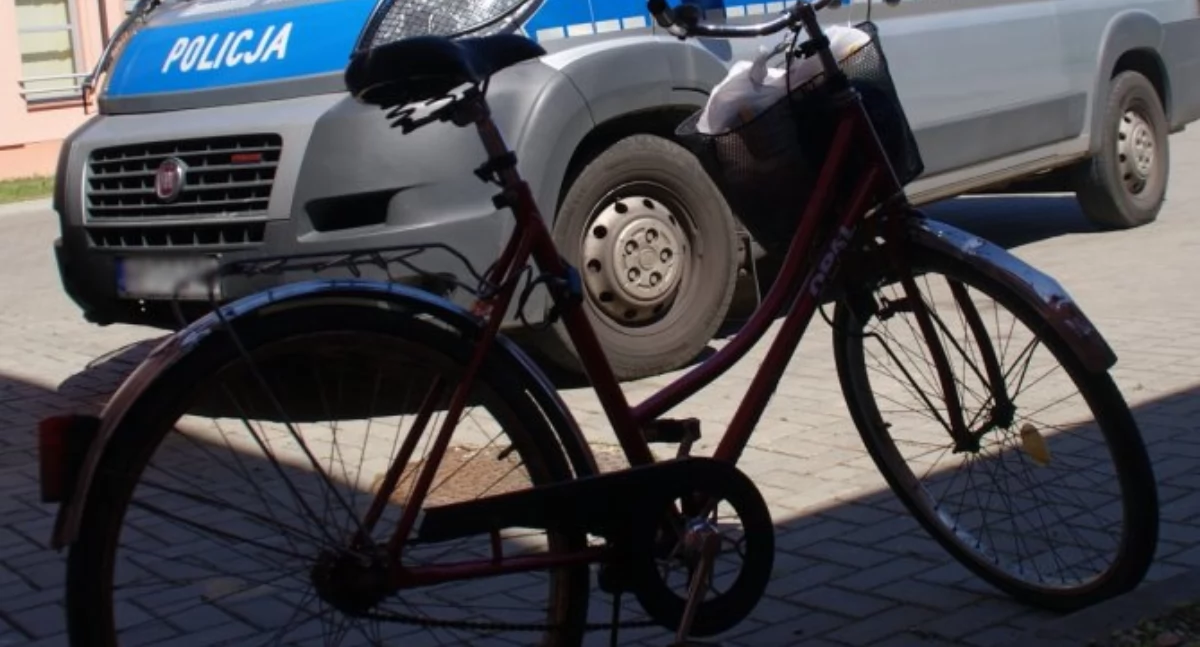 Policja, Nieodpowiedzialny rowerzysta zatrzymany Mikołajkach - zdjęcie, fotografia