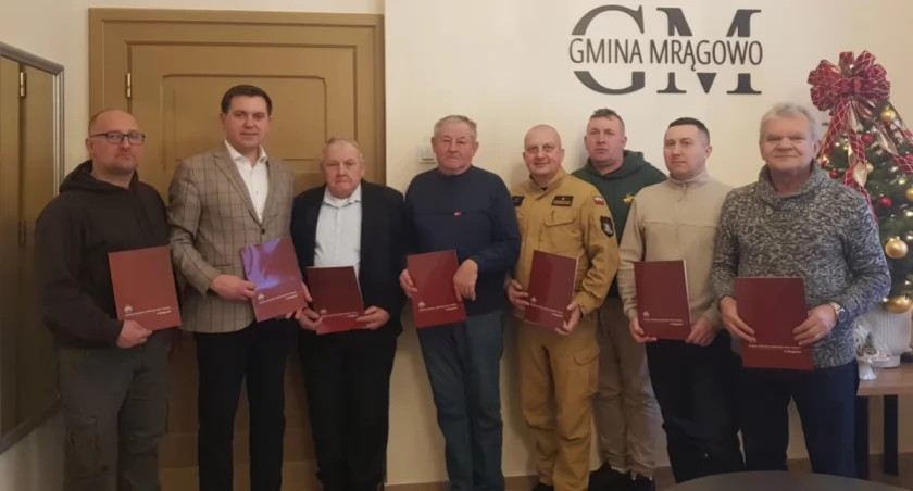 Ankesy podpisał m.in. trzy jednostki OSP z gminy Mrągowo. Fot. kpt. Marcin Kordek/PSP w Mrągowie