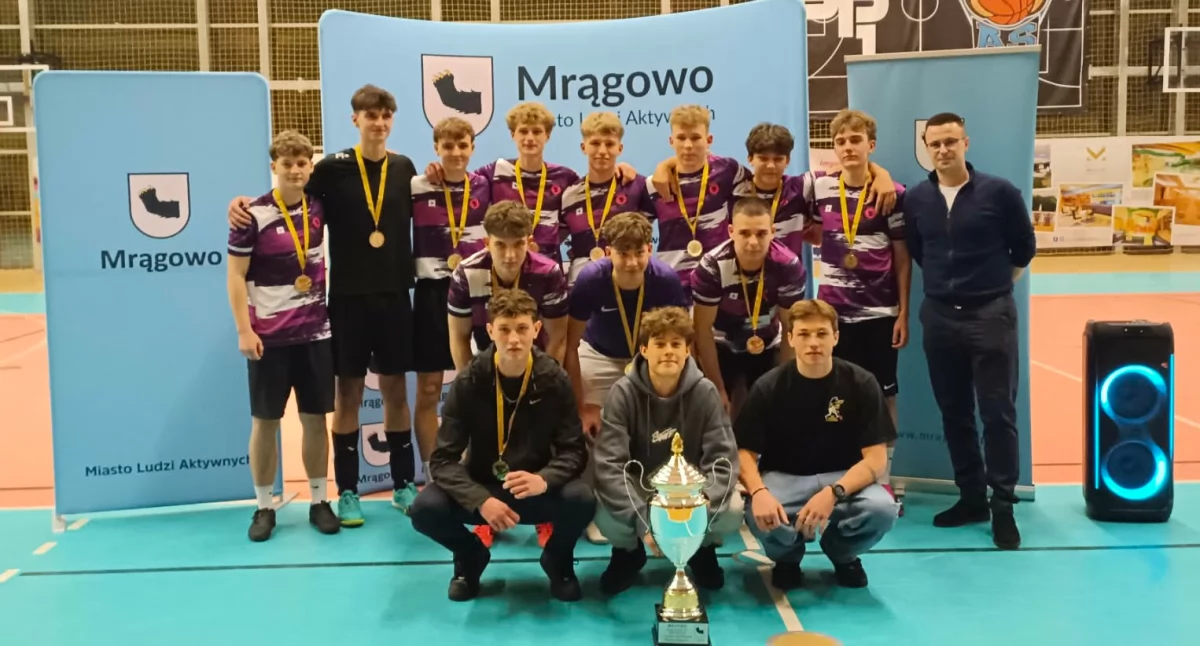 Drużyna Interu Krzywe została mistrzem MLPNH sezonu 2025/26. Fot. mat. organizatora