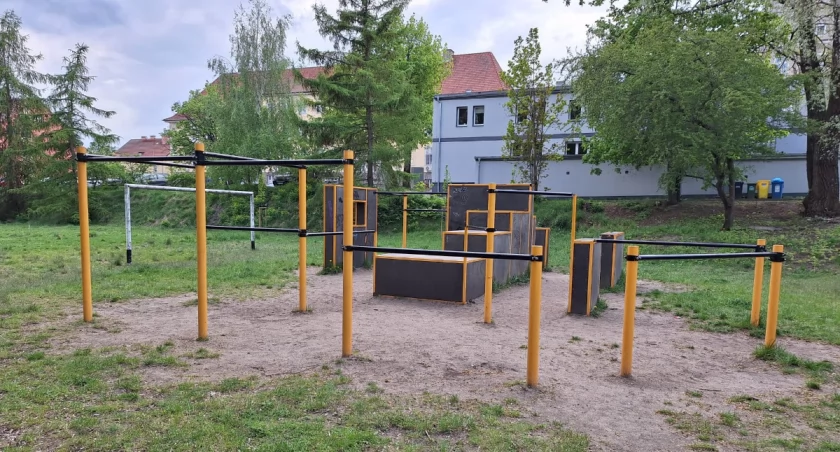 Jednym z pomysłów na MBO 2027 jest modernizacja nawierzchni przy obiekcie Streat Workout/Parkour. Fot. archiwum UM