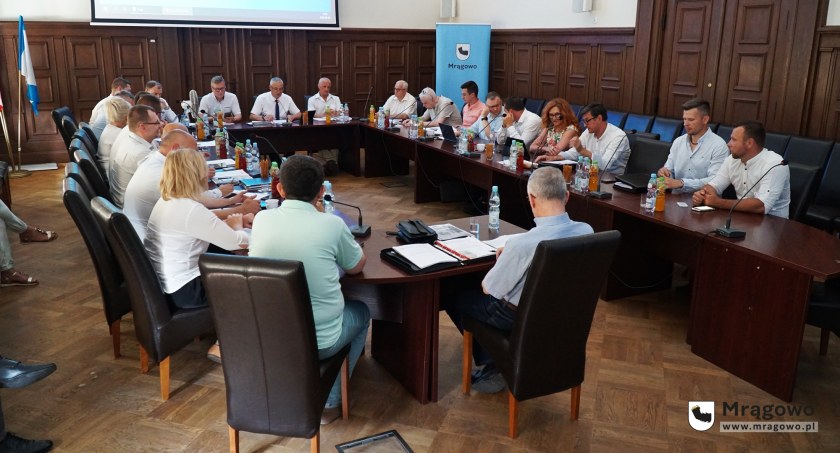 Burmistrz wciąż ma większość w radzie, ale absolutorium i wotum zaufania przeszły jednym głosem. Fot. Urząd Miasta/archiwum