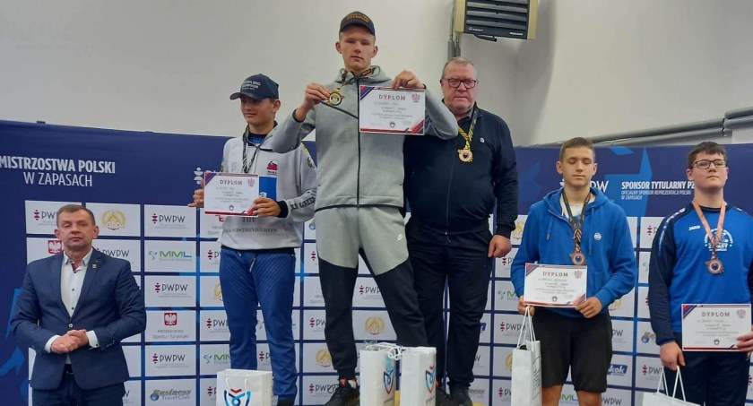 Ksawier Skol na najwyższym podium Mistrzostw Poslksi Młodzików! Fot. archiwum prywatne zawodnika