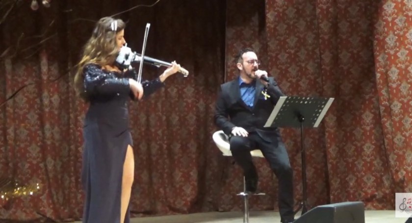 Ilona Perz-Golka (YLO Violin) i Sergio Bettas rok temu wystąpili w Sępopolu podczas Dnia Kobiet. Fot. archiwum MGOK w Sępopolu