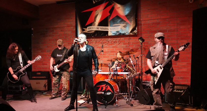 Muzycy legendarnego zespołu grali już na zaproszenie Ł. Ostapowicza w klubie Ceglana. Fot. FB/Ceglana Events