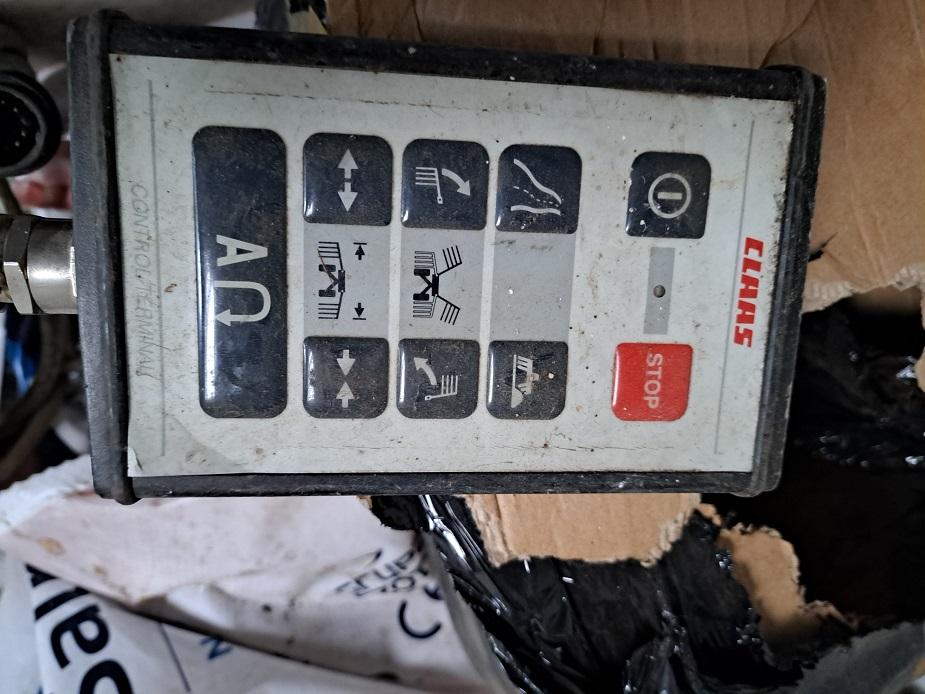 zgrabiarka karuzelowa Pottinger grabi do środka...