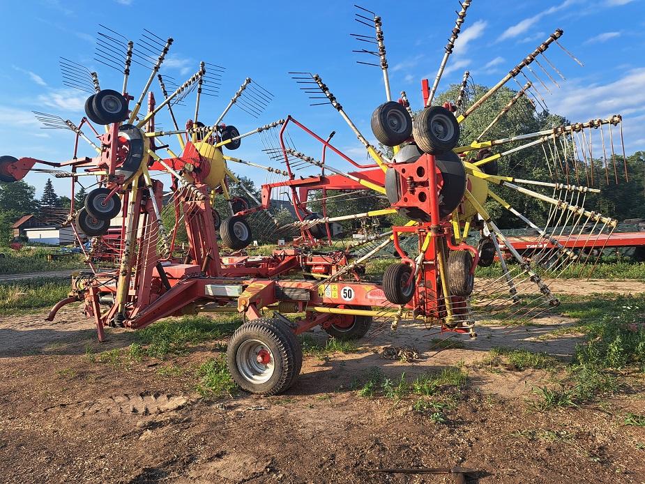 zgrabiarka karuzelowa Pottinger grabi do środka...