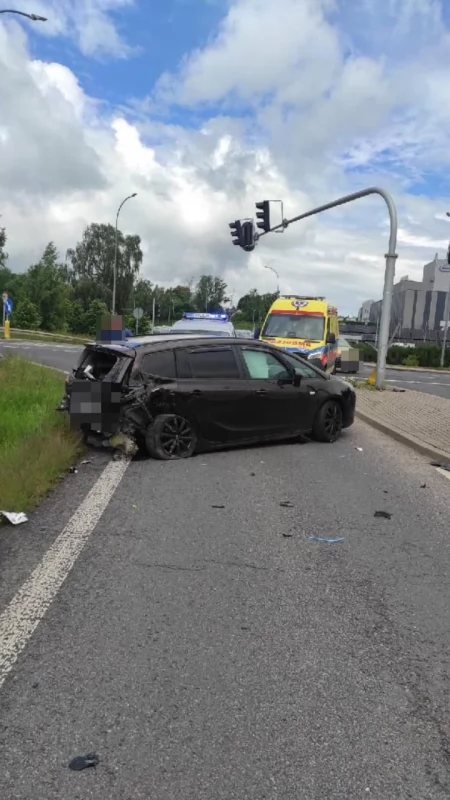 Zdarzenie na DK59 w Mrągowie. Jedna osoba w szpitalu