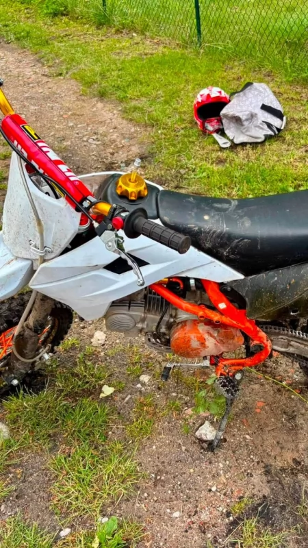 Mężczyzna na crossie uciekał przed policją, Bez uprawnień i ubezpieczenia