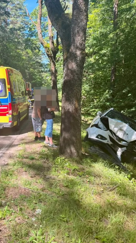 Karambol w Dobrym Lasku. Cztery auta rozbite, dwie osoby w szpitalu