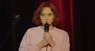 Stand-up wraca do hotelu Anek