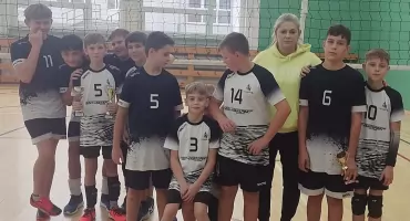 Siatkarze z Mrągowa bezkonkurencyjni na własnym boisku