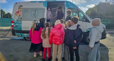 Dentobus w Mikołajkach – bezpłatne badania stomatologiczne dla dzieci