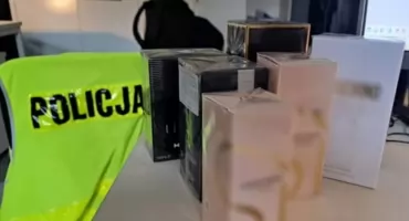 Drogie flakony, szybka akcja! W drogerii w Mrągowie zginęły perfumy warte 3000 złotych