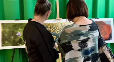 Na zielonym – wystawa Marty Kopaniec w Sorkwitach zachwyciła publiczność