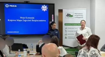 Mrągowo: Policjantka tłumaczy, jak rozpoznać internetowe oszustwa rekrutacyjne