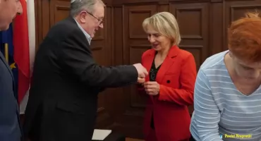 Honorowi dawcy z Mrągowa wyróżnieni podczas sesji Rady Powiatu