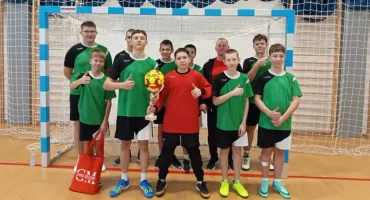 Mikołajkowy Turniej Piłki Nożnej w Szestnie. Sportowe emocje najmłodszych