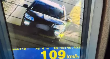 Pierwszy dzień świąt pod znakiem apeli policji. 24-latek pędził przez Szestno