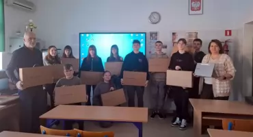 Nowoczesny sprzęt dla szkół z Gminy Sorkwity. Laptopy i tablety trafiły do uczniów