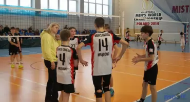 Młodzi siatkarze z Mrągowa z dobrymi wynikami w Kinder Joy of Moving