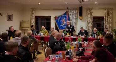 Gdy bocian Krutek podbija media, strażacy z Krutyni robią swoje