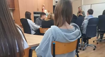 Czy telefon może uzależniać? Warsztaty o fonoholizmie w Nawiadach