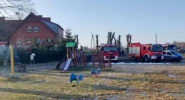 Zadymienie w szkole w Choszczewie. Interweniowało kilka zastępów straży