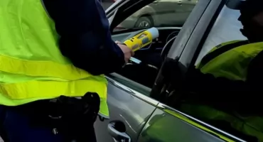 Niedziela pod znakiem pijanych kierowców. Dwóch mężczyzn noc spędziło w celi