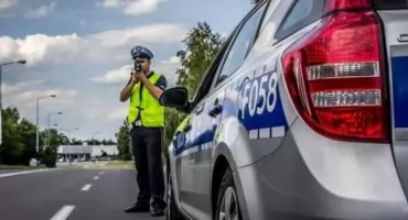 Szybka jazda przez Mojtyny. Surowa kara za 111 km/h w terenie zabudowanym