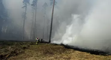 Strażacy z Krutyni ruszyli ze wsparciem do walki z pożarem w powiecie piskim