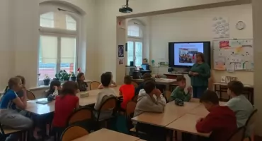 Rozmowy z uczniami o wartości słów oraz komunikatów w życiu i w sieci