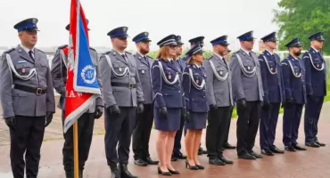Awanse, podziękowania i hołd dla śp. sierż. Klaudii Nasiadko podczas Święta Policji w Mrągowie
