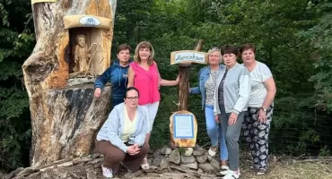 Legenda o zatopionym dzwonie ożyła. W Marcinkowie powstała niezwykła kapliczka
