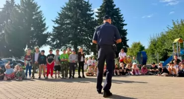Policjanci w szkole w Marcinkowie. Od przejścia dla pieszych po elektryczne hulajnogi