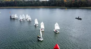 Mocne zakończenie sezonu żeglarskiego w Mrągowie. Gospodarze z medalami